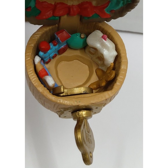 1991 Hallmark Keepsake Ornament Collector's Club Hidden Treasure Squirrel Acorn - Picture 5 of 11